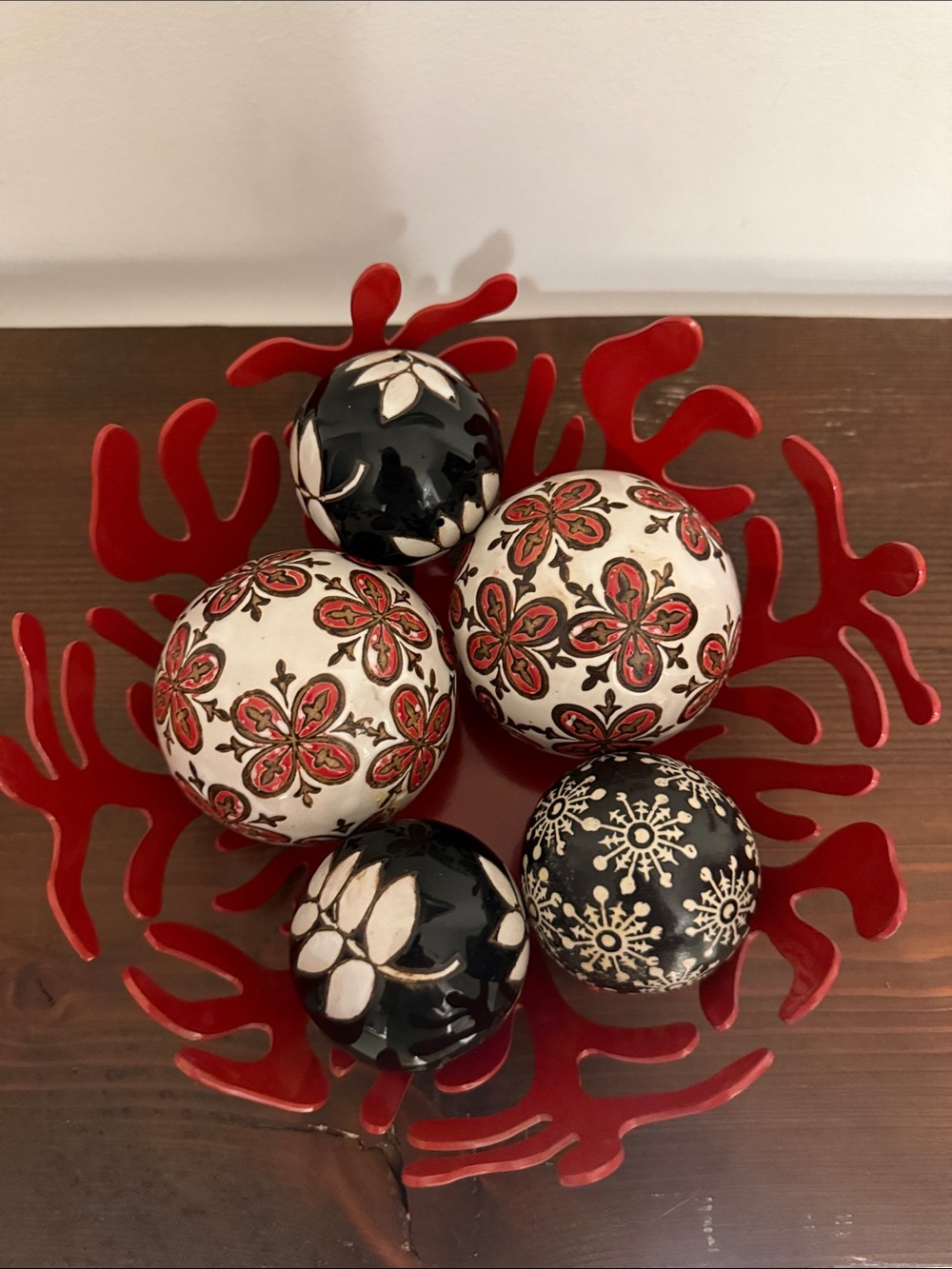 Alessi Mediterraneo Red Coral Bowl & 5 Patterned Decorative Spheres Set